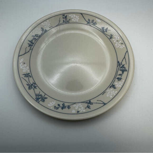 First of Spring by Corelle 6 3/4" Dessert or Bread Plates set of 4 - Picture 2 of 7